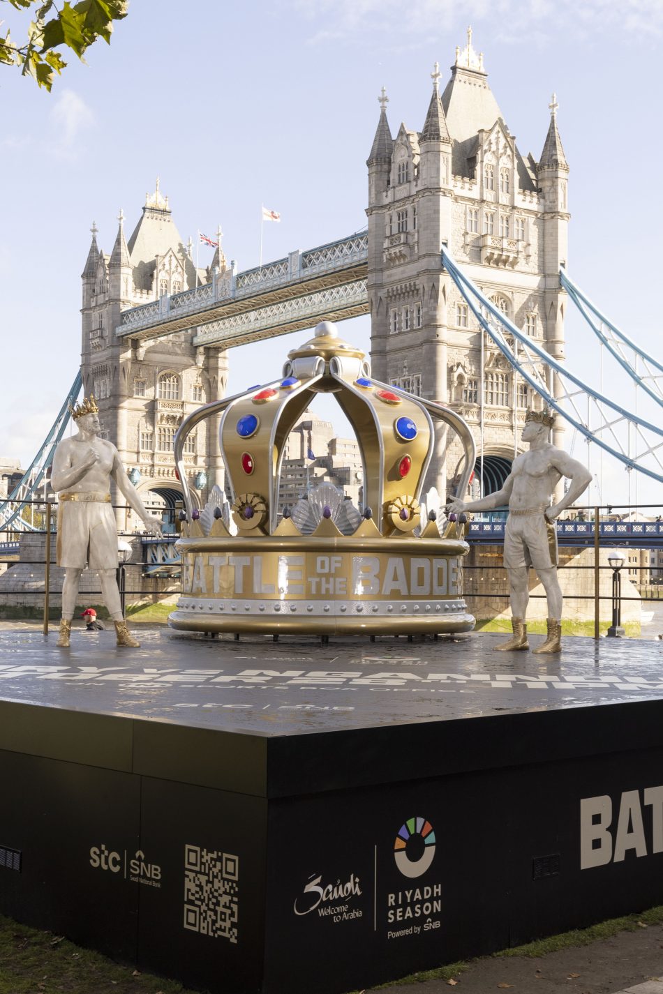 Battle of the Baddest Giant Sculptures